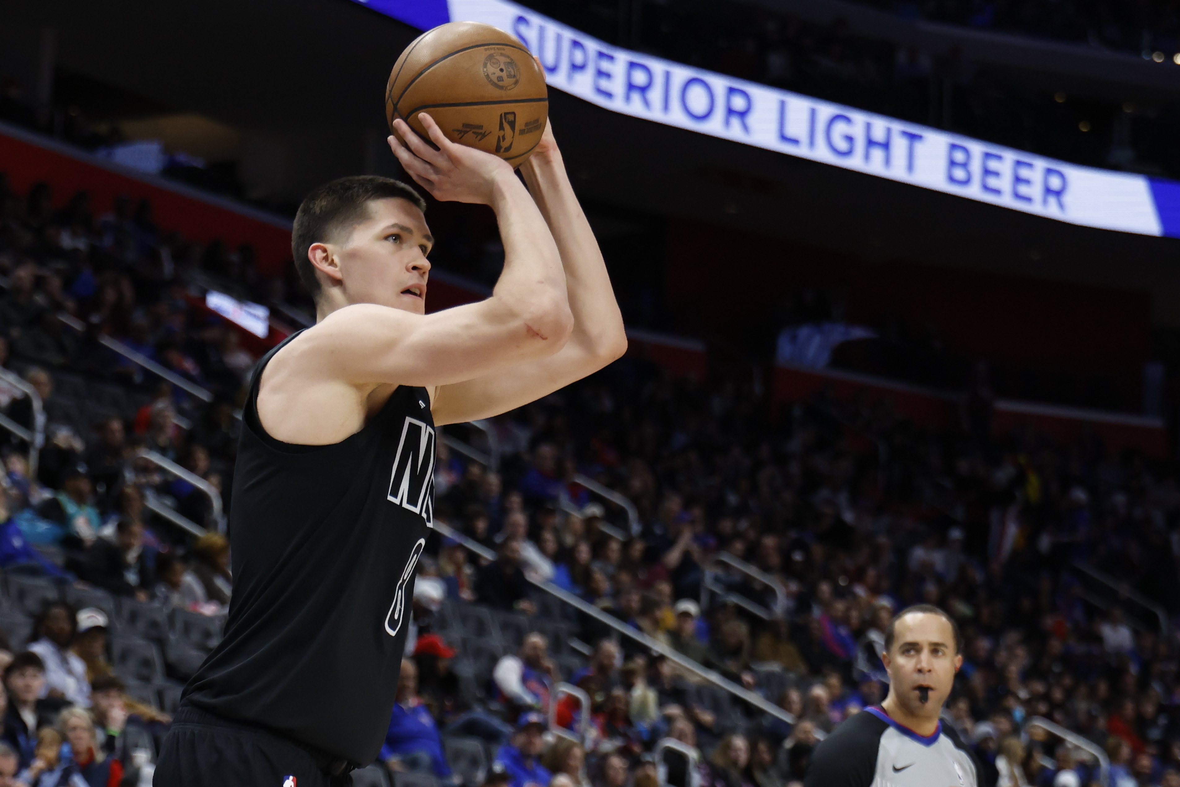 手机客户端-生涯新高!8号秀杰明12中8&6记三分拿下26分4板2助